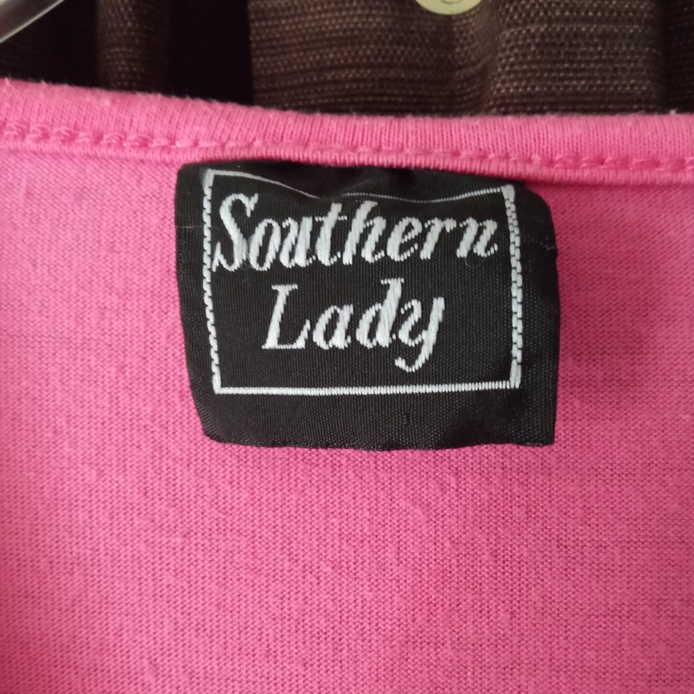 Southern Lady - Picture 2 of 3